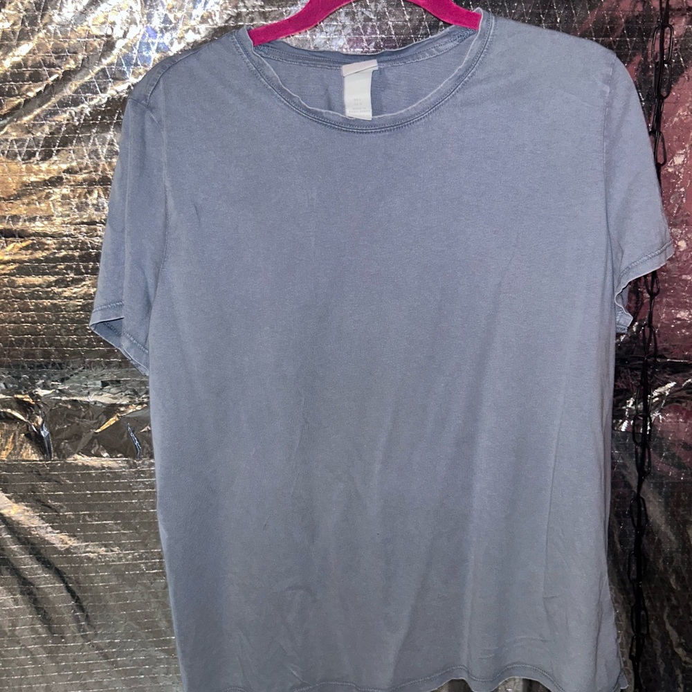 Women’s L H&M Periwinkle Basics Tee